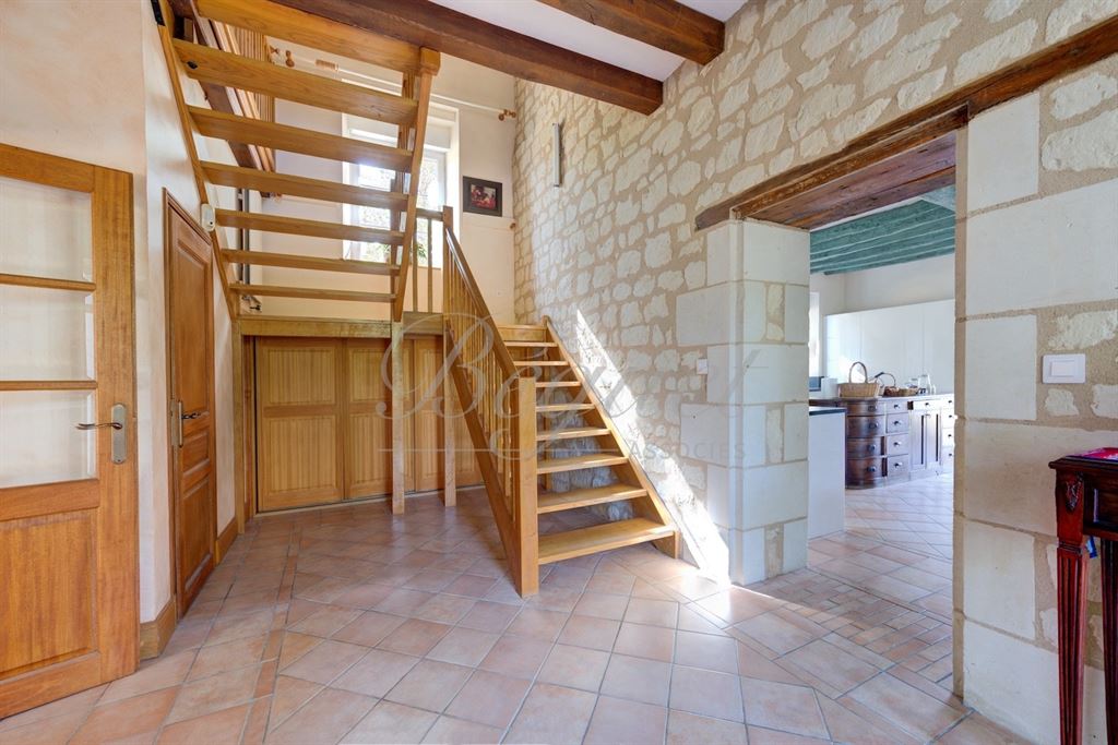 A vendre chez Beguet Associés : INDRE ET LOIRE - CHINON / THIZAY 37500 - MAISON 234 m² - 5 CH - DEUX GITES - PISCINE - PARC 8 000 m²