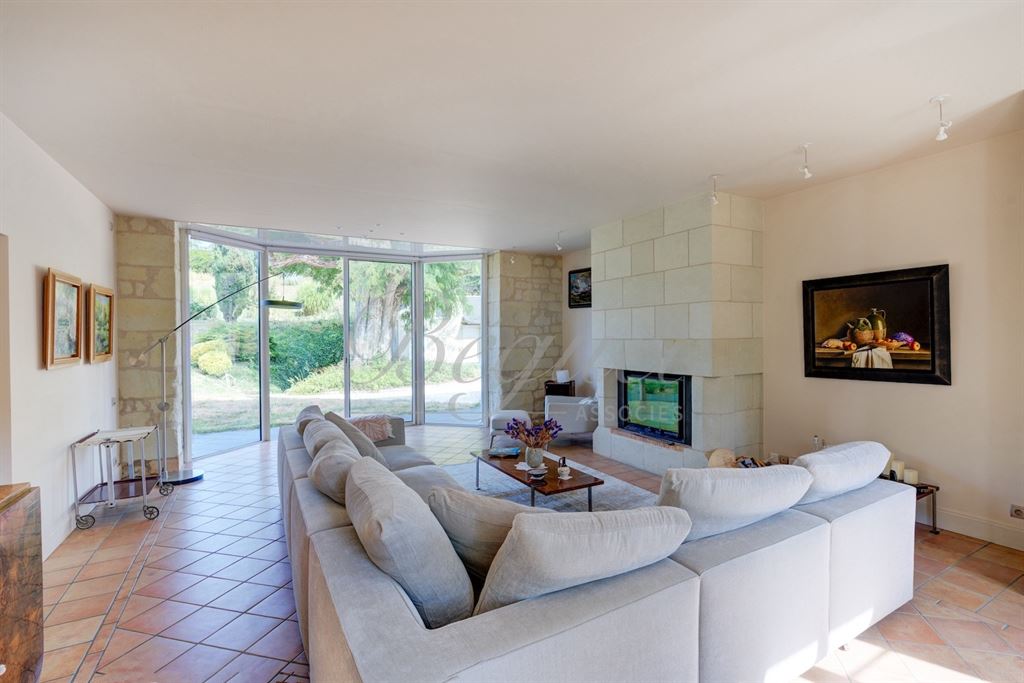 A vendre chez Beguet Associés : INDRE ET LOIRE - CHINON / THIZAY 37500 - MAISON 234 m² - 5 CH - DEUX GITES - PISCINE - PARC 8 000 m²