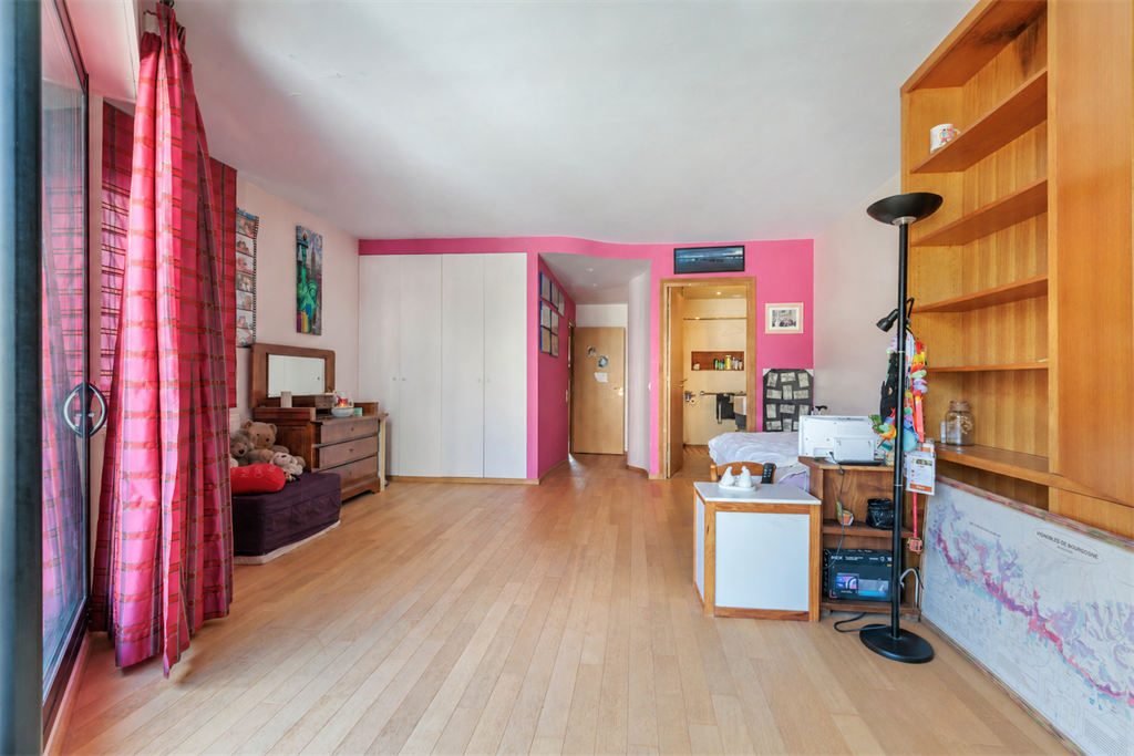 A vendre chez Beguet Associés : BOULOGNE 92100  LES PASSAGES - MAISON  258 m²/ 290 m² - 6 CHAMBRES - JARDIN - TERRASSE - 2 PARKINGS
