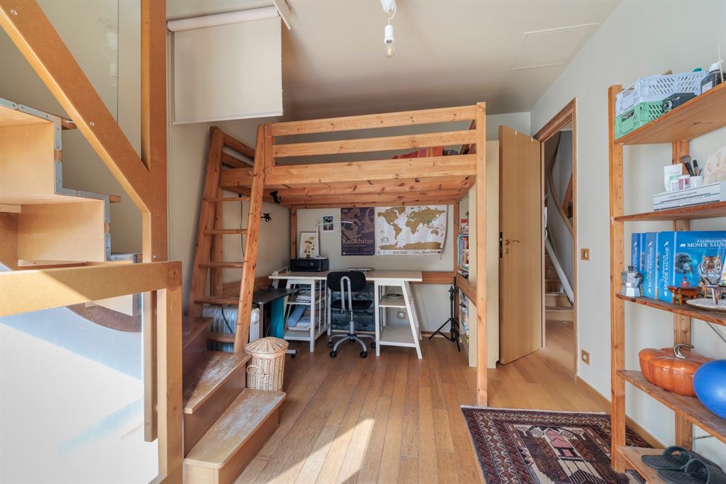 A vendre chez Beguet Associés : BOULOGNE 92100  LES PASSAGES - MAISON  258 m²/ 290 m² - 6 CHAMBRES - JARDIN - TERRASSE - 2 PARKINGS