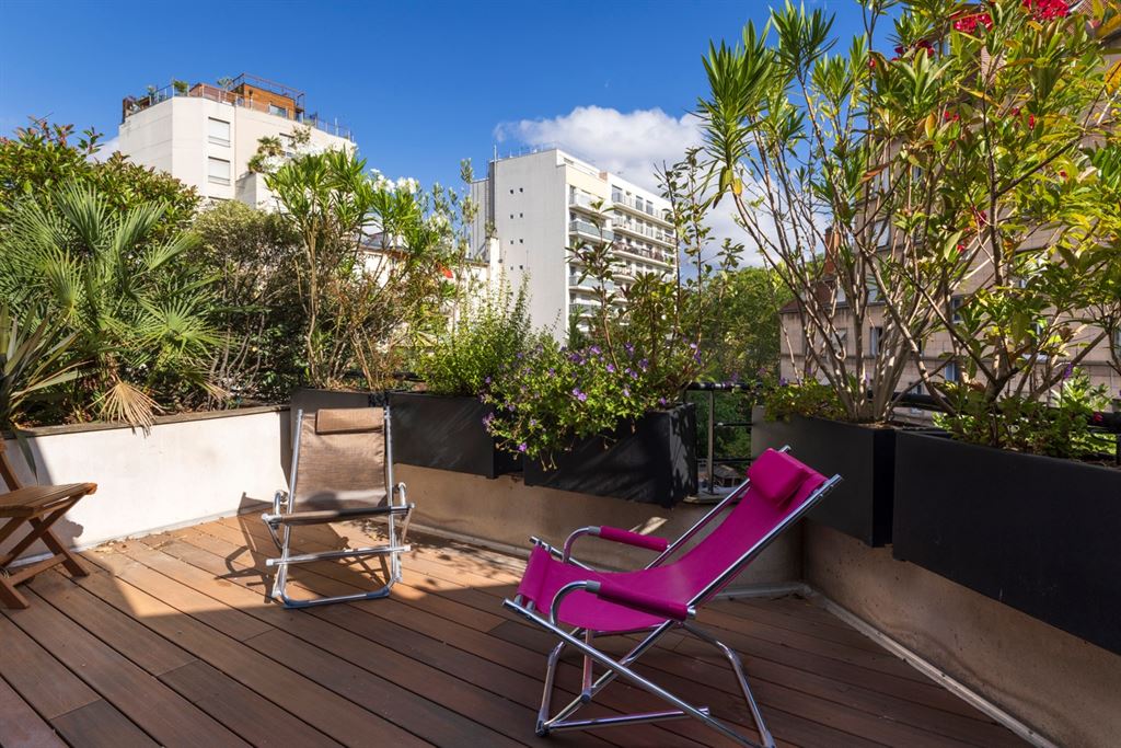 A vendre chez Beguet Associés : BOULOGNE 92100  LES PASSAGES - MAISON  258 m²/ 290 m² - 6 CHAMBRES - JARDIN - TERRASSE - 2 PARKINGS
