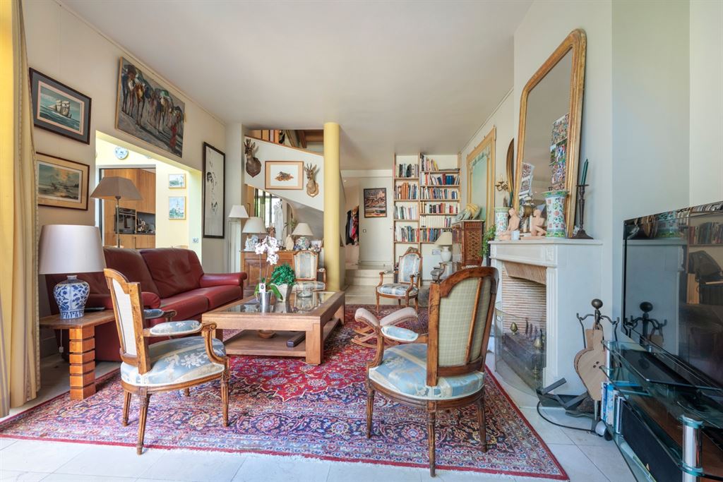 A vendre chez Beguet Associés : BOULOGNE 92100  LES PASSAGES - MAISON  258 m²/ 290 m² - 6 CHAMBRES - JARDIN - TERRASSE - 2 PARKINGS