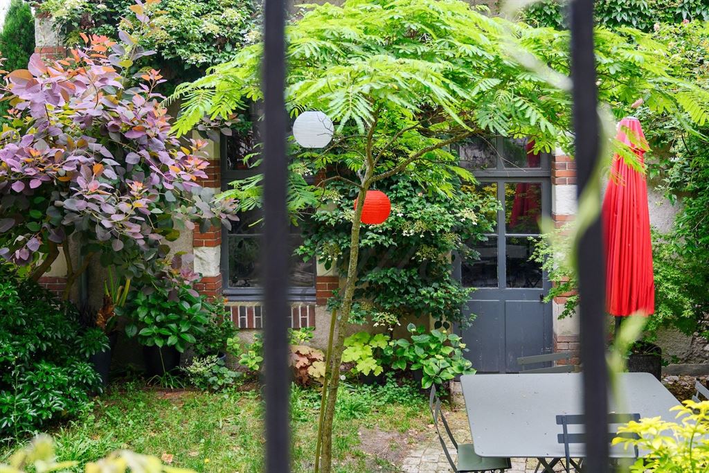 A vendre chez Beguet Associés : Indre et Loire - Hyper centre Tours - 37000 - Maison - 285 m² - 5 chambres - garage - Jardin