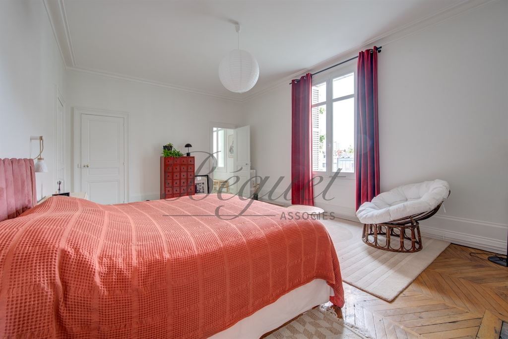 A vendre chez Beguet Associés : Indre et Loire - Hyper centre Tours - 37000 - Maison - 285 m² - 5 chambres - garage - Jardin