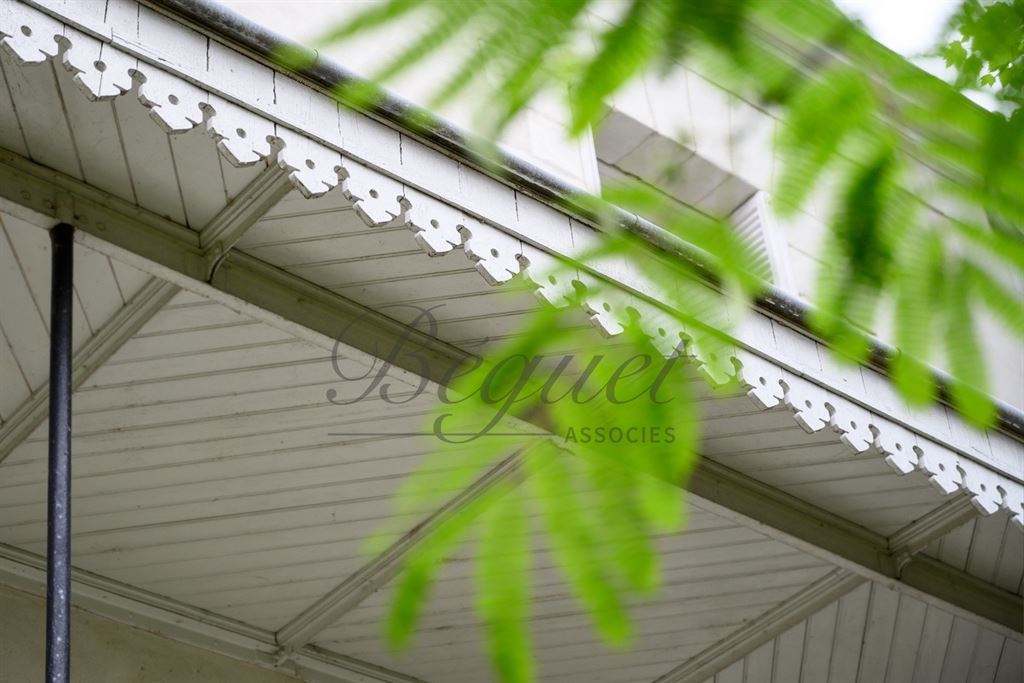 A vendre chez Beguet Associés : Indre et Loire - Hyper centre Tours - 37000 - Maison - 285 m² - 5 chambres - garage - Jardin