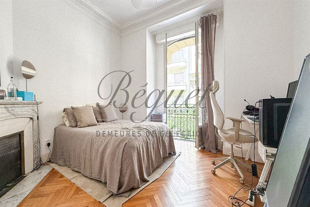 A vendre chez Beguet Associés : France Côte d’Azur, Nice, Quartier des Fleurs, 4 pièces 104 m² - 2 chambres