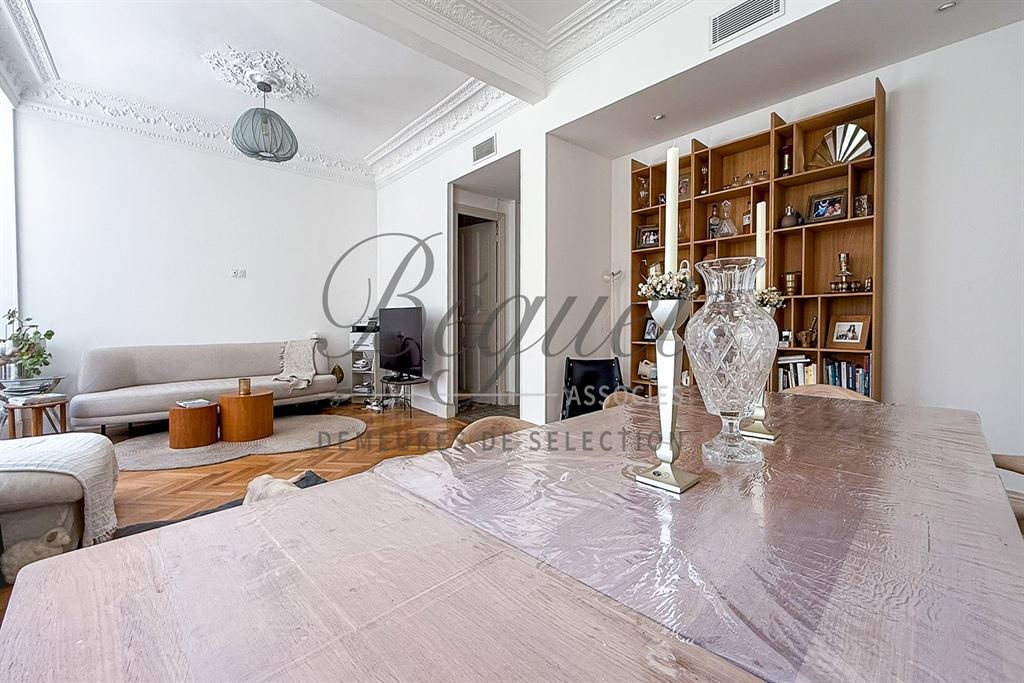A vendre chez Beguet Associés : France Côte d’Azur, Nice, Quartier des Fleurs, 4 pièces 104 m² - 2 chambres