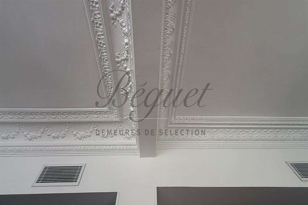 A vendre chez Beguet Associés : France Côte d’Azur, Nice, Quartier des Fleurs, 4 pièces 104 m² - 2 chambres