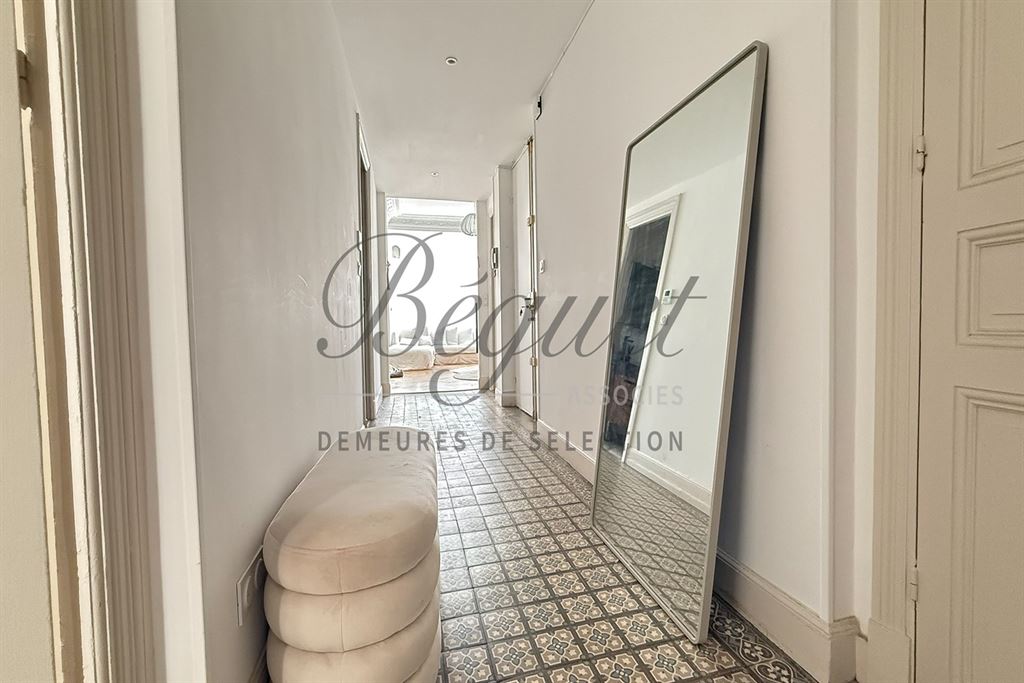 A vendre chez Beguet Associés : France Côte d’Azur, Nice, Quartier des Fleurs, 4 pièces 104 m² - 2 chambres