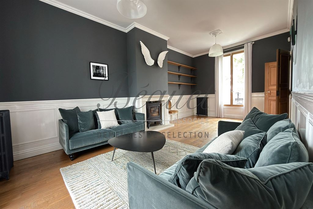 A vendre chez Beguet Associés : MERE - MONTFORT - NEAUPHLE 78490 MAISON + STUDIO 200 m² 3/4 CHB JARDIN 2500 m² STUDIO GARAGE