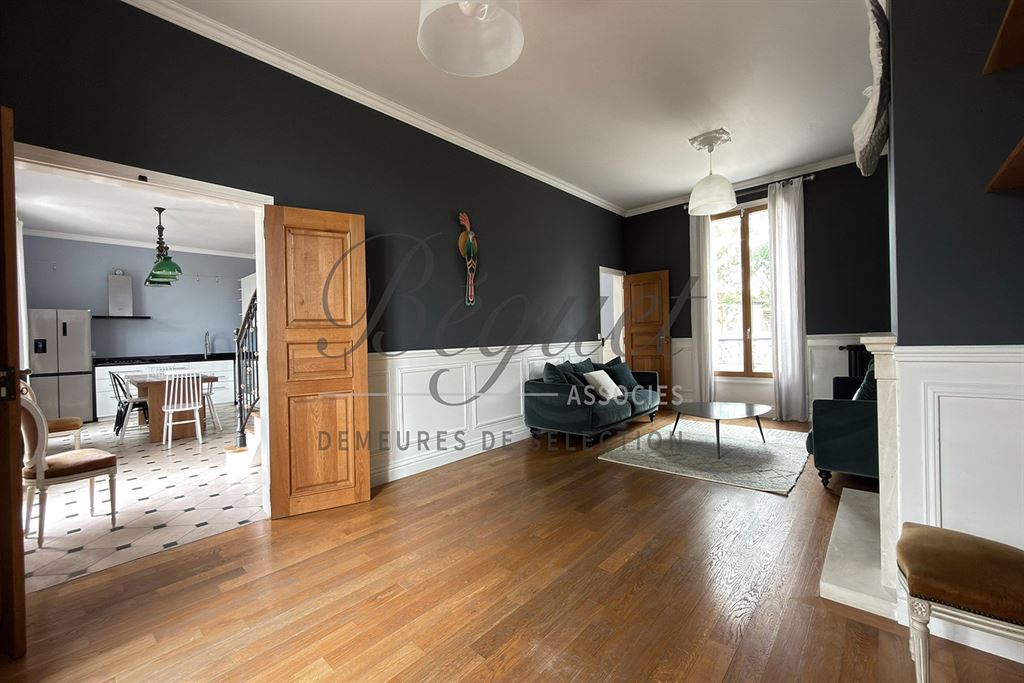 A vendre chez Beguet Associés : MERE - MONTFORT - NEAUPHLE 78490 MAISON + STUDIO 200 m² 3/4 CHB JARDIN 2500 m² STUDIO GARAGE