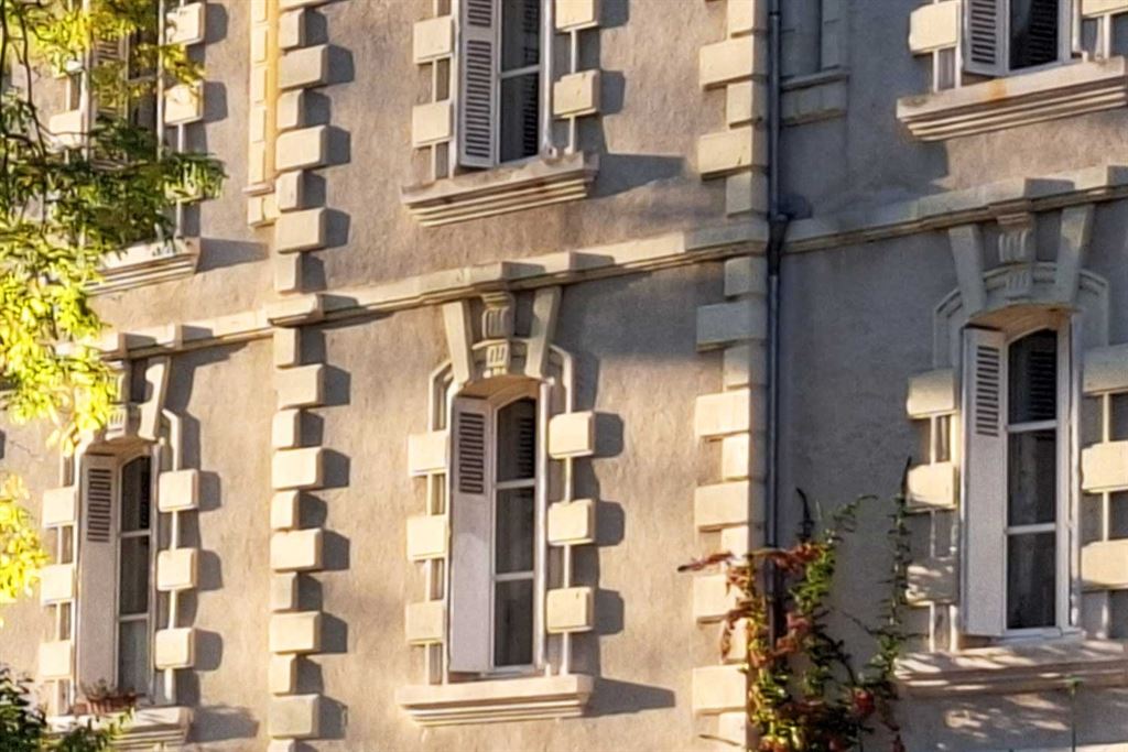 A vendre chez Beguet Associés : Côteaux-sur-Loire - Touraine - 37130 - 350 m² - 10 pièces - 7 chambres - piscine - parc 6 hectares