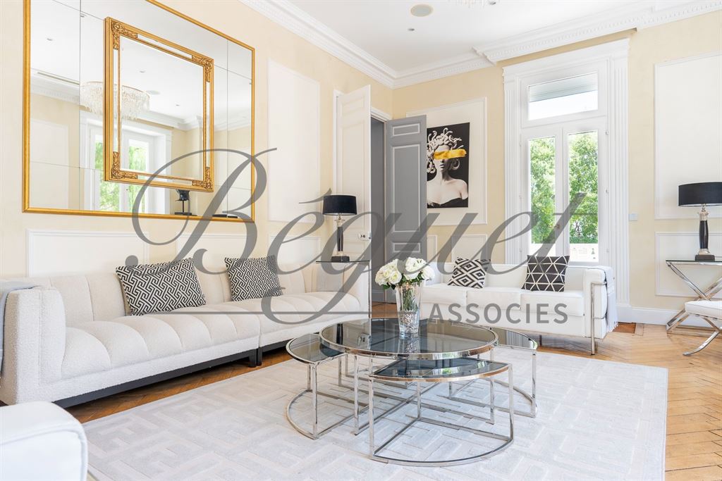 A vendre chez Beguet Associés : FRANCE - CÔTE D’AZUR - CANNES CENTRE - MAISON 554 m² - 8 CHAMBRES - PISCINE - PARC 2 512 m² - MAISON DE GARDIEN