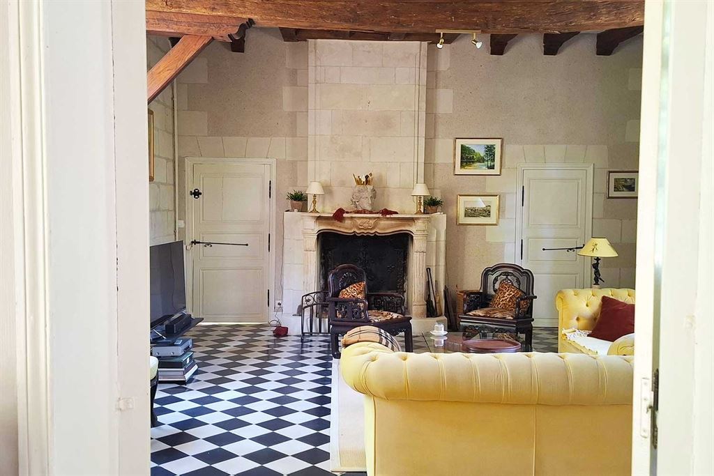 A vendre chez Beguet Associés : Centre-Val de Loire – Athée-sur-Cher (37270), Indre-et-Loire, près de Tours – Maison de maître de 230 m², 5 chambres, parc de 2,4 ha