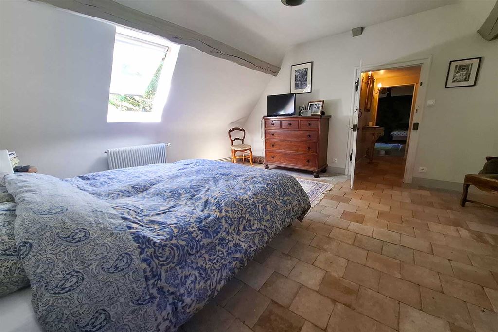 A vendre chez Beguet Associés : Centre-Val de Loire – Athée-sur-Cher (37270), Indre-et-Loire, près de Tours – Maison de maître de 230 m², 5 chambres, parc de 2,4 ha