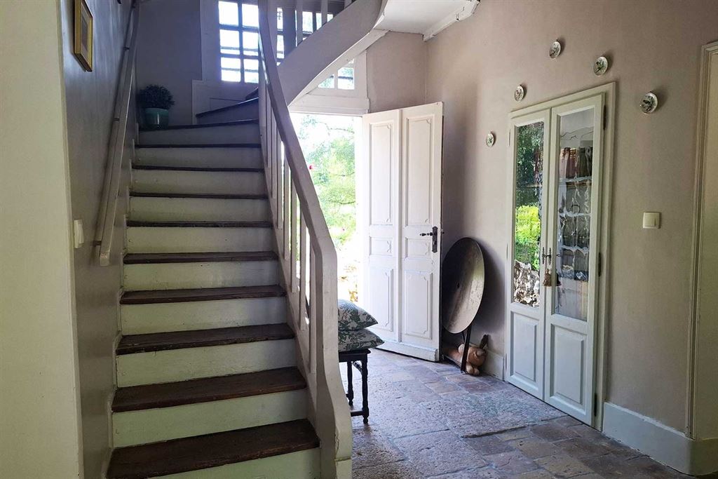 A vendre chez Beguet Associés : Centre-Val de Loire – Athée-sur-Cher (37270), Indre-et-Loire, près de Tours – Maison de maître de 230 m², 5 chambres, parc de 2,4 ha