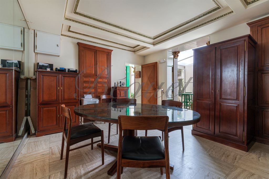 A vendre chez Beguet Associés : Paris 15e (75015), Saint-Lambert — Maison familiale de 148 m², 4 chambres et patio de 26 m²
