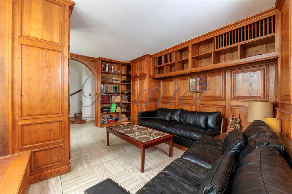 A vendre chez Beguet Associés : Paris 15e (75015), Saint-Lambert — Maison familiale de 148 m², 4 chambres et patio de 26 m²