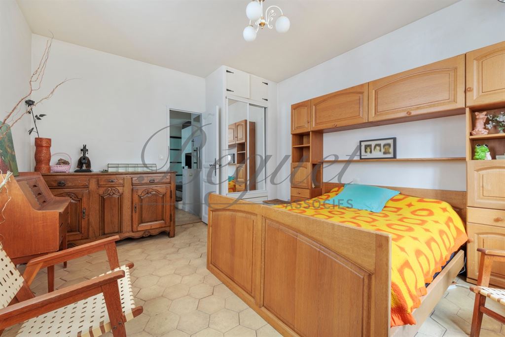 A vendre chez Beguet Associés : Paris 15e (75015), Saint-Lambert — Maison familiale de 148 m², 4 chambres et patio de 26 m²