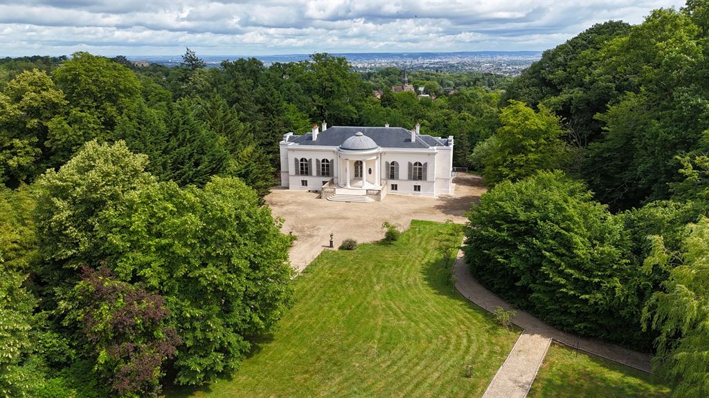 A vendre chez Beguet Associés : LOUVECIENNES 78430 MAISON 500 m² 6 CHAMBRES PARC