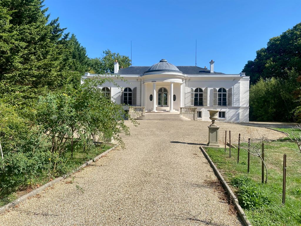 A vendre chez Beguet Associés : LOUVECIENNES 78430 MAISON 500 m² 6 CHAMBRES PARC