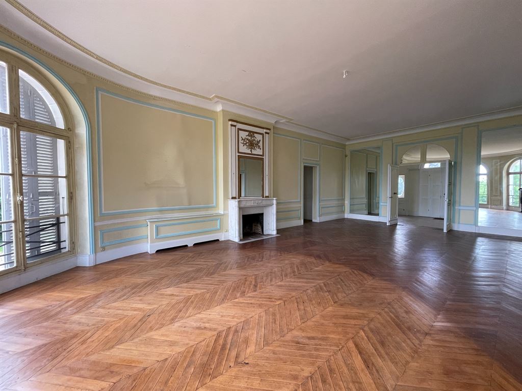 A vendre chez Beguet Associés : LOUVECIENNES 78430 MAISON 500 m² 6 CHAMBRES PARC