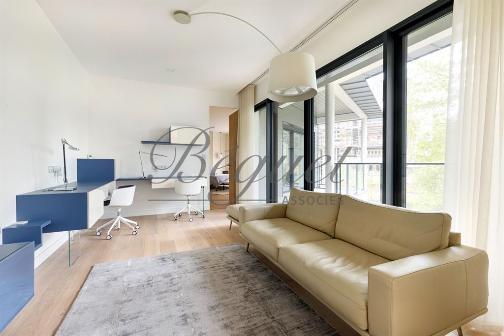 A vendre chez Beguet Associés : Vaucresson (92420) – Maison de 350 m², 5 chambres, terrain de 1 300 m² – Ascenseur voitures - près de Paris, Hauts-de-Seine, Île-de-France