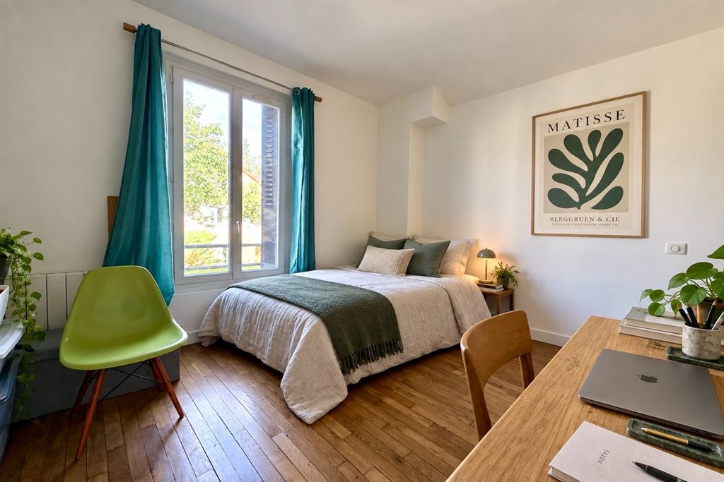 A vendre chez Beguet Associés : Bourg-la-Reine (92340), Hauts-de-Seine — Maison familiale de 109 m² avec jardin, bureau et stationnement