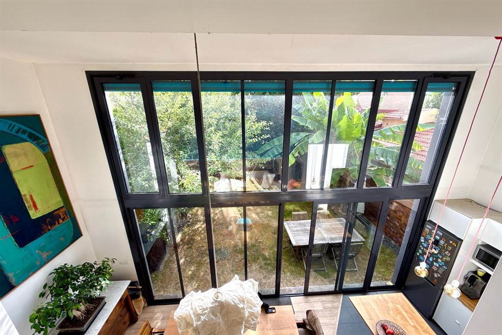 A vendre chez Beguet Associés : Bourg-la-Reine (92340), Hauts-de-Seine — Maison familiale de 109 m² avec jardin, bureau et stationnement