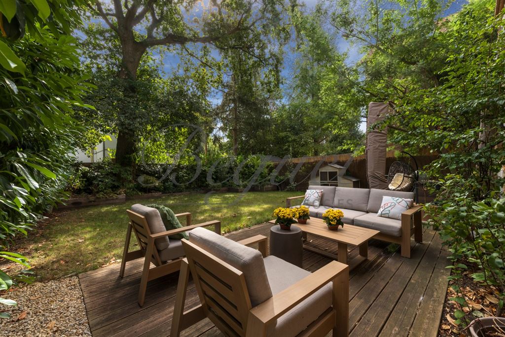 A vendre chez Beguet Associés : Vaucresson (92420) – Maison de charme de 210 m², 5 chambres, jardin paysager et terrasse – Terrain 396 m² - près de Paris, Hauts-de-Seine, Île-de-France