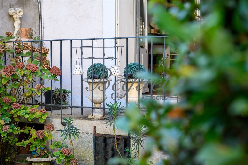 A vendre chez Beguet Associés : Tours (37000) – Maison de ville de 310 m², 6 chambres, garage fermé – Indre-et-Loire, Centre-Val de Loire