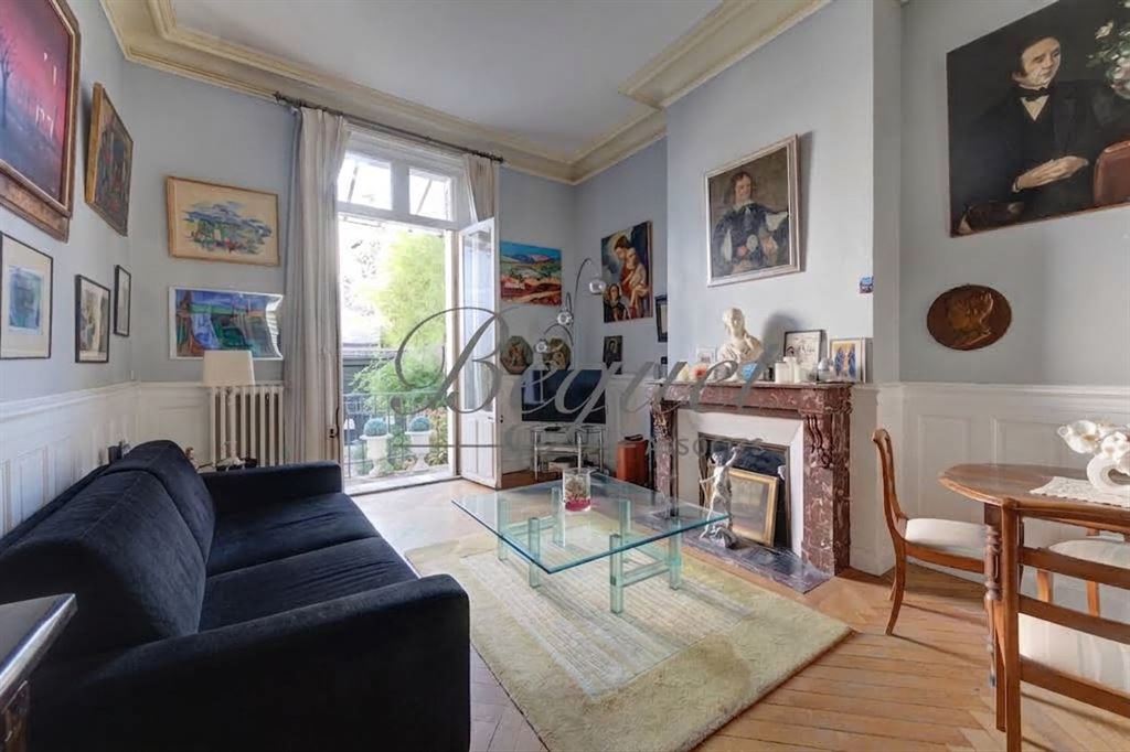 A vendre chez Beguet Associés : Tours (37000) – Maison de ville de 310 m², 6 chambres, garage fermé – Indre-et-Loire, Centre-Val de Loire