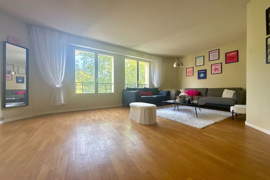 A vendre chez Beguet Associés : Paris 15e (75015) — Appartement familial lumineux, 2 chambres avec potentiel d’une 3e, vue sur parc, parking, cave