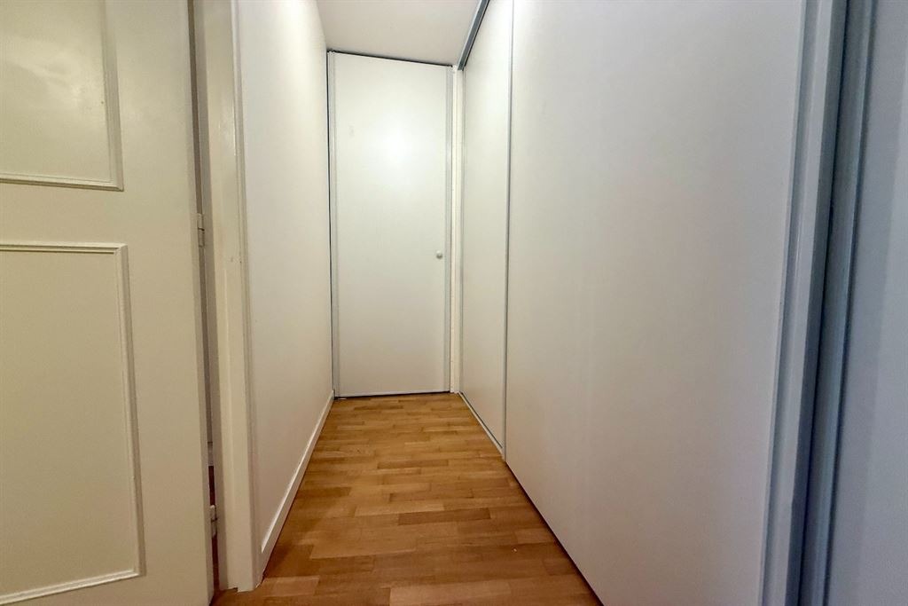 A vendre chez Beguet Associés : Paris 15e (75015) — Appartement familial lumineux, 2 chambres avec potentiel d’une 3e, vue sur parc, parking, cave