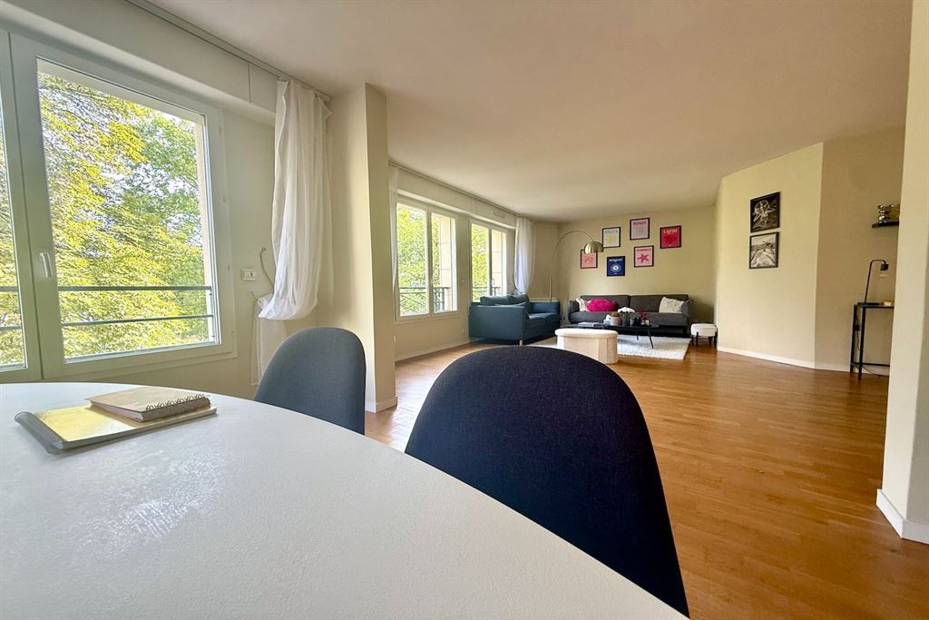 A vendre chez Beguet Associés : Paris 15e (75015) — Appartement familial lumineux, 2 chambres avec potentiel d’une 3e, vue sur parc, parking, cave