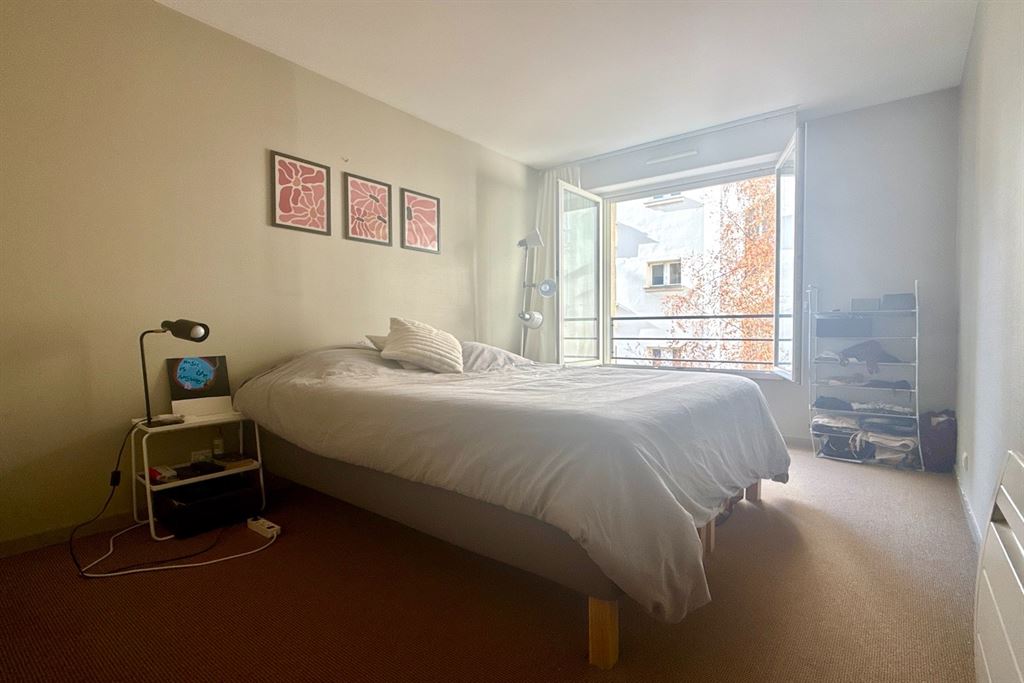 A vendre chez Beguet Associés : Paris 15e (75015) — Appartement familial lumineux, 2 chambres avec potentiel d’une 3e, vue sur parc, parking, cave