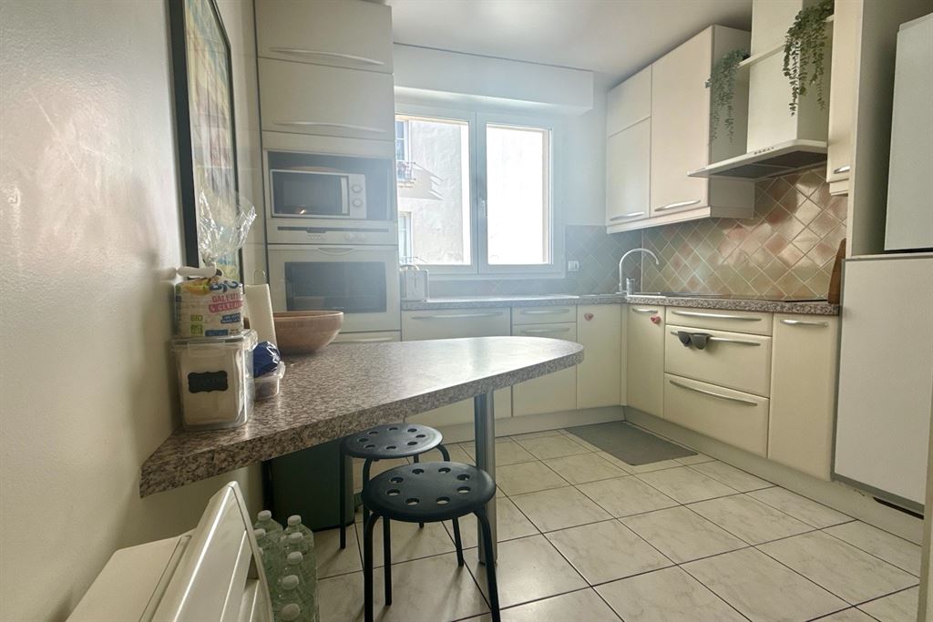 A vendre chez Beguet Associés : Paris 15e (75015) — Appartement familial lumineux, 2 chambres avec potentiel d’une 3e, vue sur parc, parking, cave