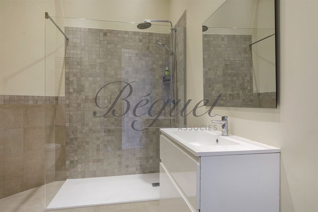 A vendre chez Beguet Associés : Louveciennes (78430) – Propriété historique de 790 m² avec parc paysagé, 4 chambres – Piscine - près de Marly-le-Roi, Yvelines, Île-de-France