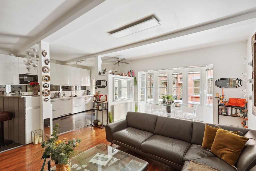 A vendre chez Beguet Associés : Paris 14e (75014) – Maison de 195 m², 4 chambres, bureau, patio de 17 m² – quartier du Parc Montsouris
