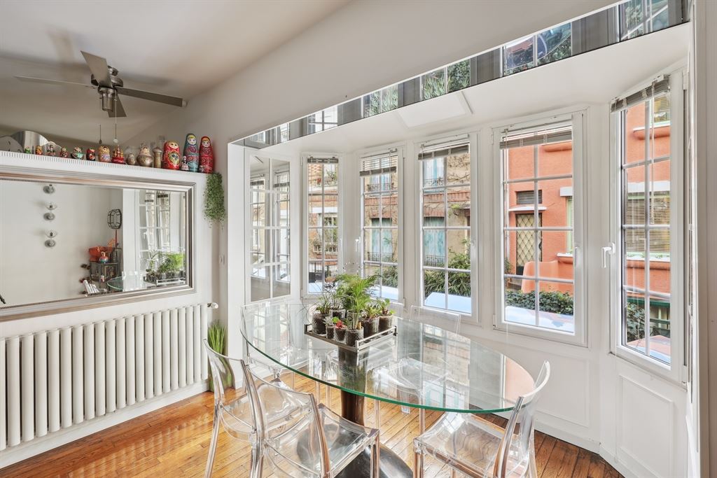 A vendre chez Beguet Associés : Paris 14e (75014) – Maison de 195 m², 4 chambres, bureau, patio de 17 m² – quartier du Parc Montsouris