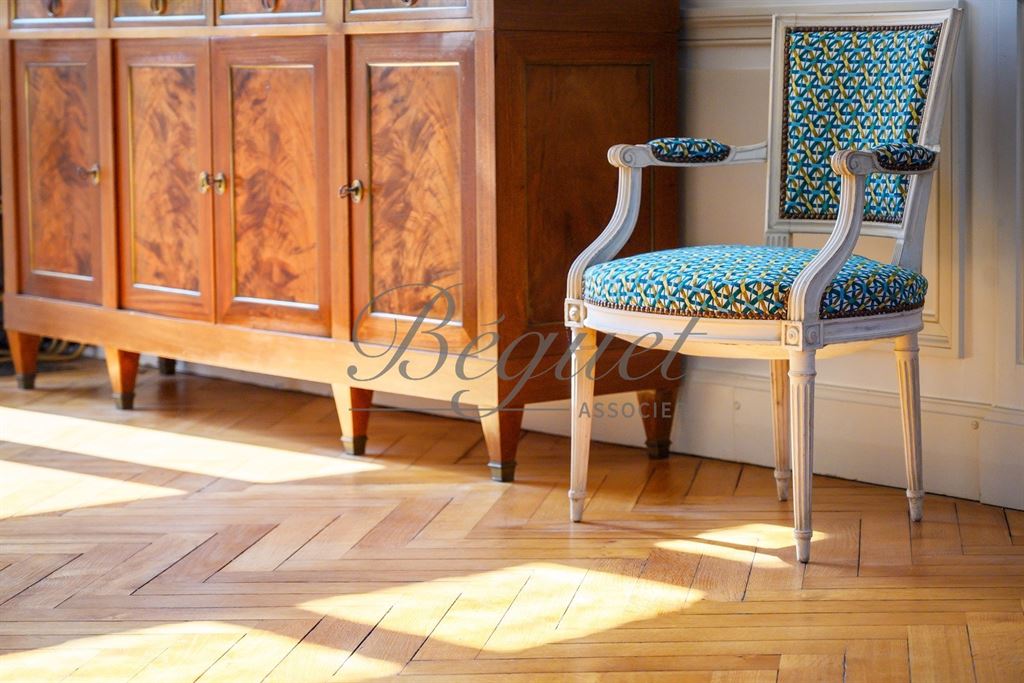 A vendre chez Beguet Associés : Azay-le-Rideau (37190) – Château de 1900 de 1060 m², 17 chambres, parc de 2,7 ha – près de Tours, Indre-et-Loire, Centre-Val de Loire