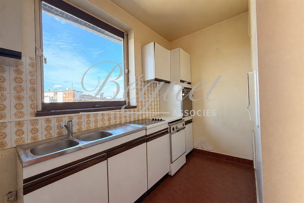 A vendre chez Beguet Associés : Boulogne nord (92100) – Appartement dernier étage de 117 m², 3 chambres, 56 m² d’espaces extérieurs Terrasses/Balcons - parking - Piscine