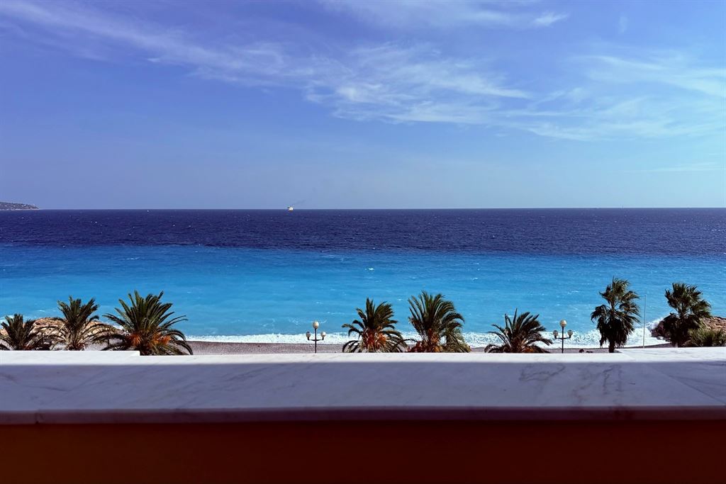 A vendre chez Beguet Associés : Nice (06000) – Appartement de 58 m², 2 chambres, vue mer – Promenade des Anglais, Alpes-Maritimes, Provence-Alpes-Côte d’Azur