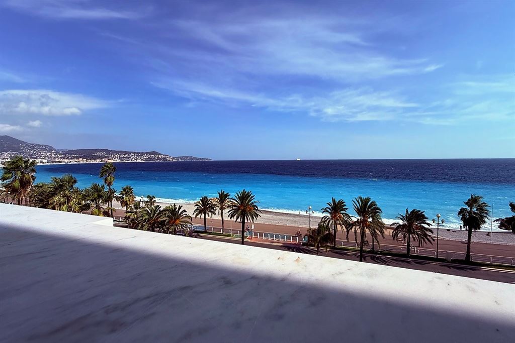 A vendre chez Beguet Associés : Nice (06000) – Appartement de 58 m², 2 chambres, vue mer – Promenade des Anglais, Alpes-Maritimes, Provence-Alpes-Côte d’Azur