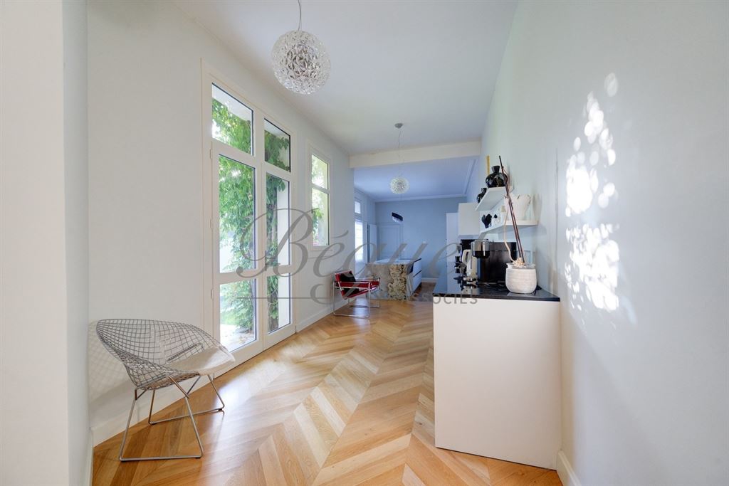 A vendre chez Beguet Associés : Tours (37000), Indre-et-Loire, Prébendes nord – Maison de caractère de 446 m², 10 pièces, 7 ch, dépendance, jardin, piscine