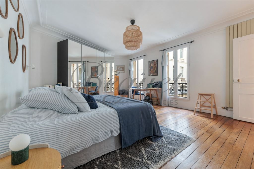 A vendre chez Beguet Associés : Paris 16 (75016) – Appartement 172,5 m², 3-4 chambres, cave de 10 m² – quartier Chaillot, Paris, Île-de-France