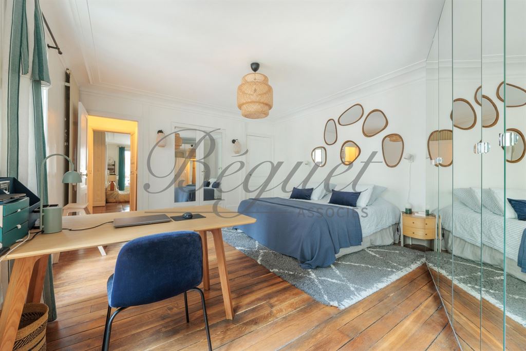 A vendre chez Beguet Associés : Paris 16 (75016) – Appartement 172,5 m², 3-4 chambres, cave de 10 m² – quartier Chaillot, Paris, Île-de-France